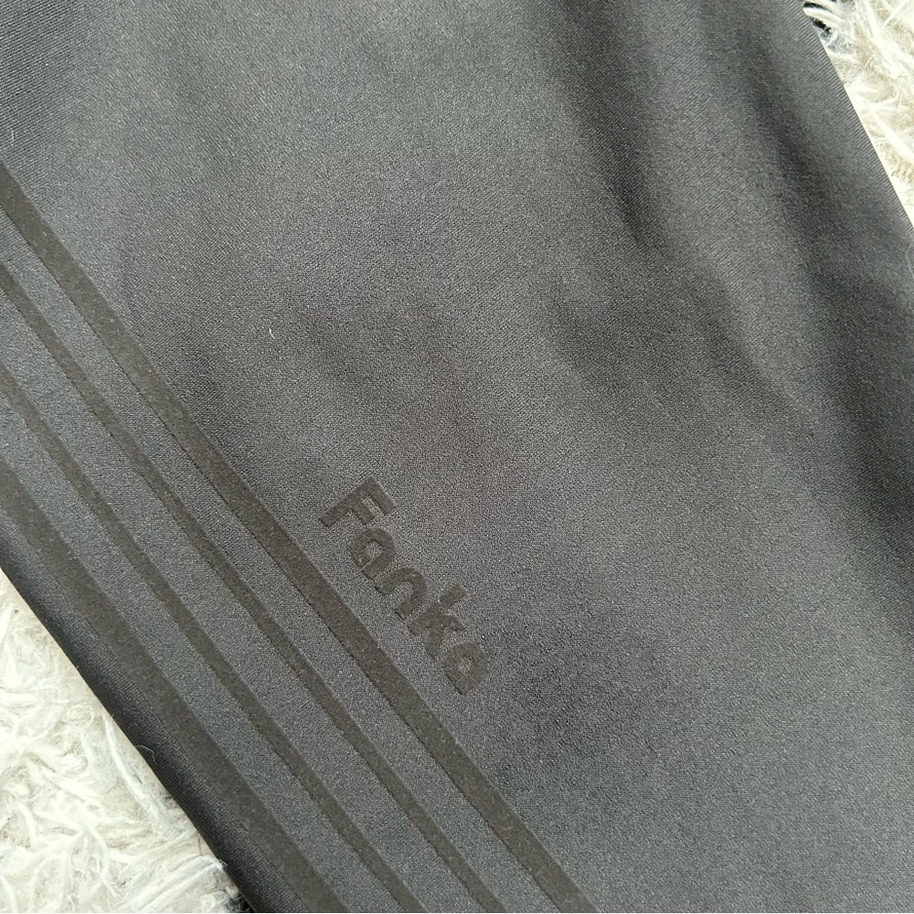 Fanka PowerBand Resistance High Intensity Leggings - Reversible - Picture 8 of 9